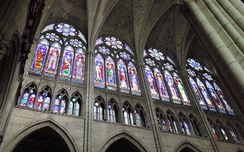 Gotická vitrážová okna, Saint Denis, Paříž
