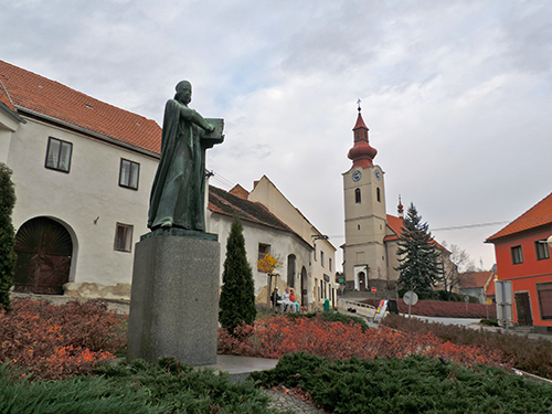 Husinec, náměstí