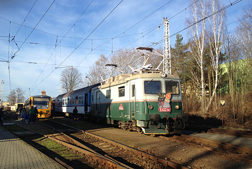 Bobinka na trati Tábor-Bechyně, jízdy historickým vlakem, lokomotiva E422