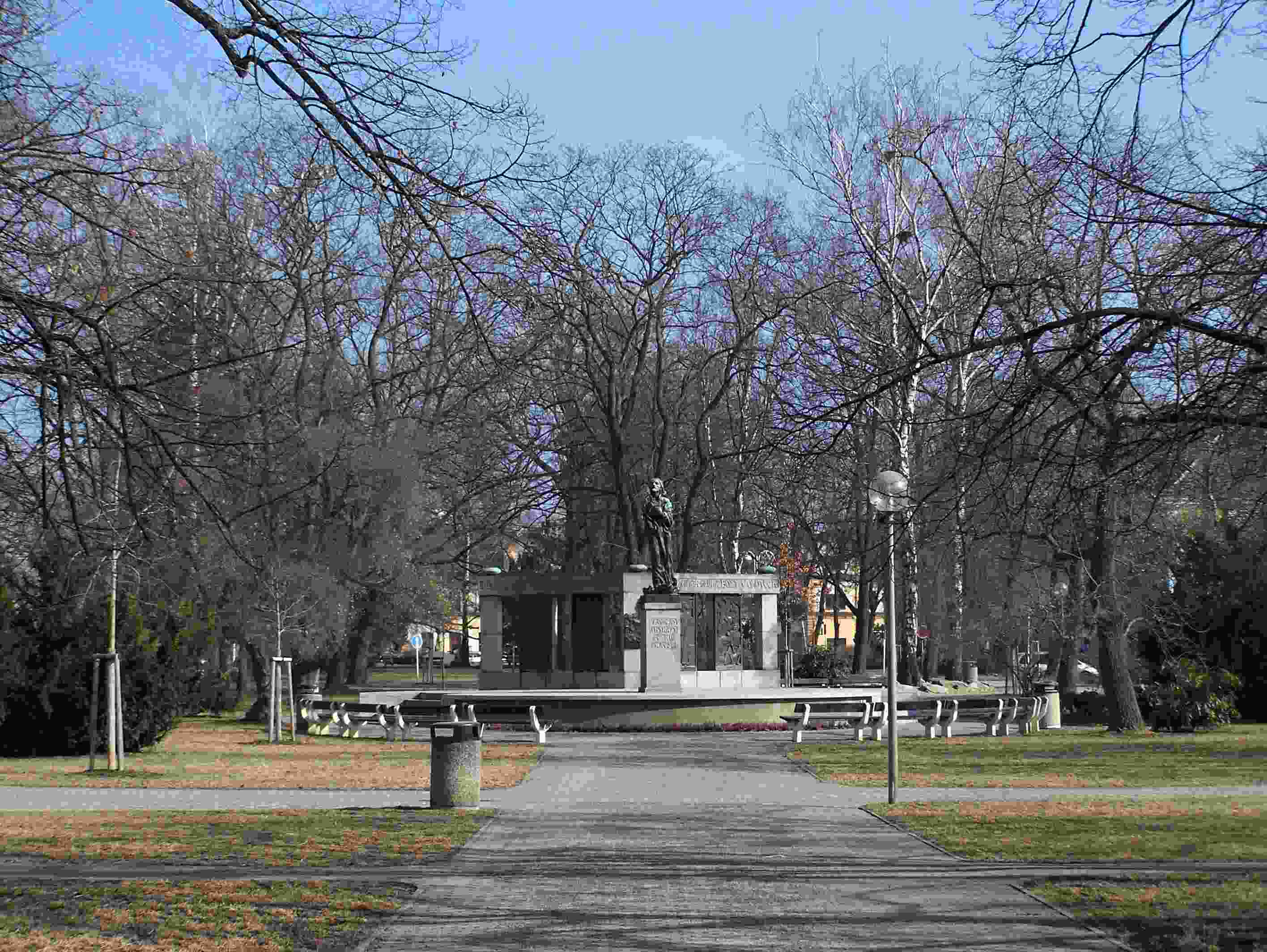 Husovo náměstí s Pomníkem Mistra Jana Husa