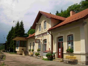 Nádraží ve Zlaté Koruně