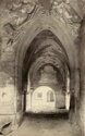 Poničený interiér kláštera Zlatá Koruna
