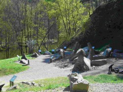 Geologická expozice u řeky Lužnice. Tábor.