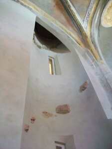 Bývalé schodiště v Kapli Andělů Strážných