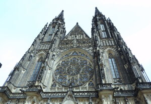 Hlavní průčelí katedrály sv. Víta, Praha