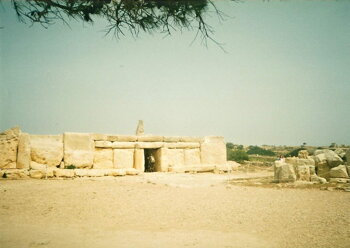 Vstup do chrámu Hagar Qim - Malta