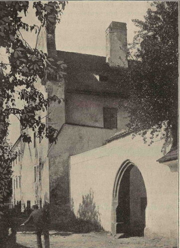 Neporušená gotická brána na fotografii z roku 1907