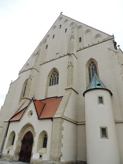 Chrám sv. Mikuláše - průčelí